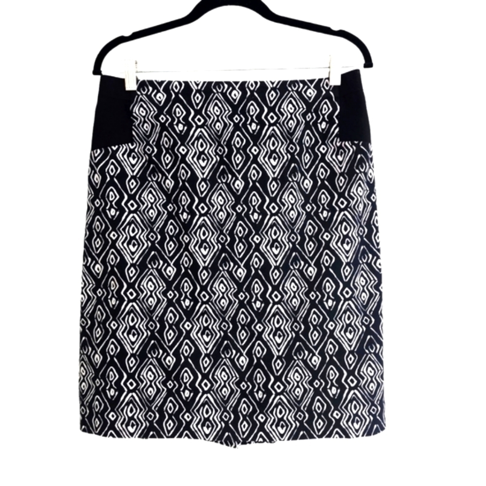 CHICOS Stretchy Cotton Blend Skirt - Picture 1 of 7